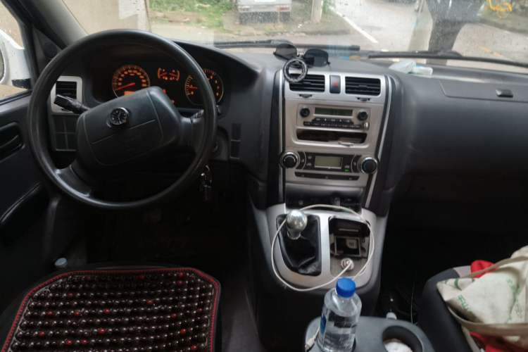 Used Jinbei Express 2020 2.0L Upgraded Version China VI Standard 6-Seater 1TZS Center Console