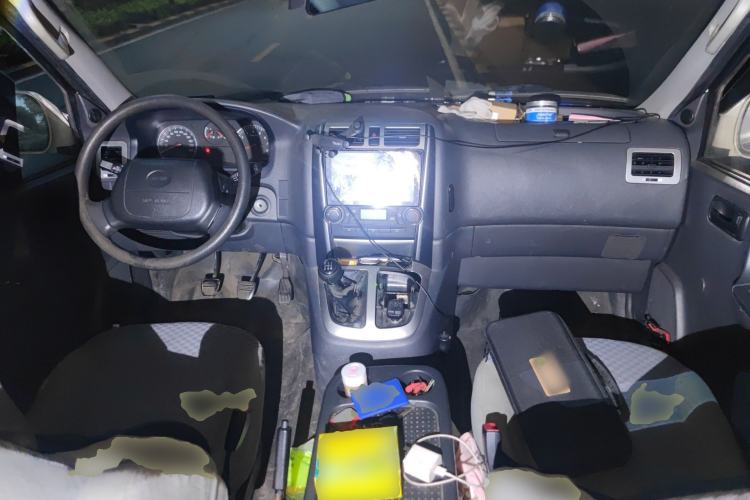 Used Jinbei Express 2020 2.0L Upgraded Version China VI Standard 6-Seater 1TZS Center Console