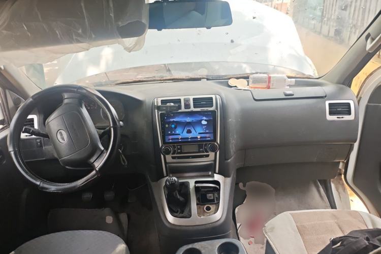 Used Jinbei Express 2020 2.0L China VI Standard Practical 6-Seater G6P-5 1TZS Center Console