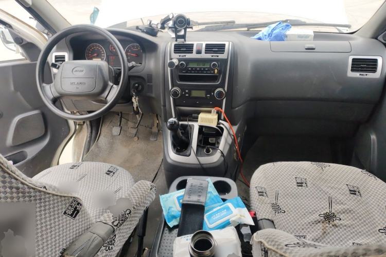Used Jinbei Express 2020 2.0L Upgraded Version China VI Standard 6-Seater 1TZS Center Console