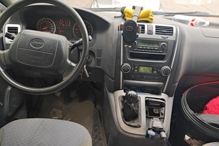 Used Jinbei Express 2020 2.0L China VI Standard Economy 6-Seater G6P-5 1TZS Center Console