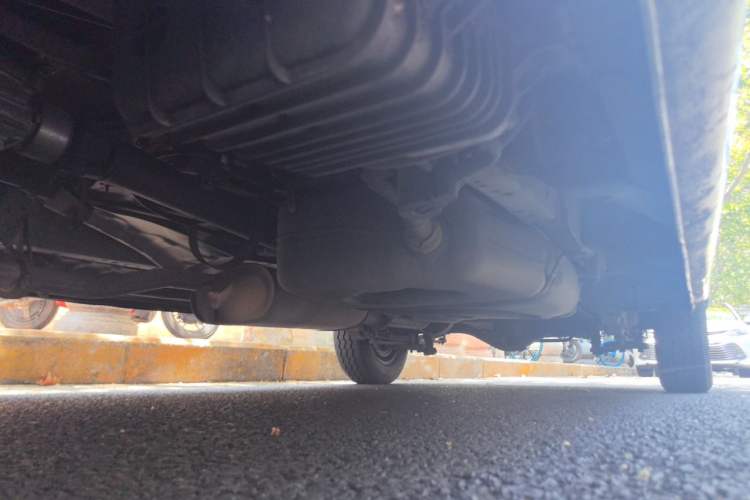 Used Jinbei Express 2020 2.0L Upgraded Version China VI Standard 6-Seater 1TZS Chassis Front Left