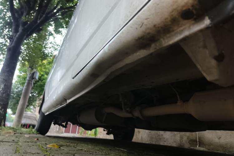 Used Jinbei Express 2020 2.0L Upgraded Version China VI Standard 6-Seater 1TZS Chassis Front Right