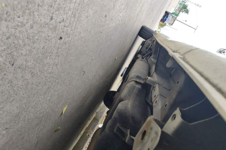 Used Jinbei Express 2020 2.0L China VI Standard Practical 6-Seater G6P-6 1TZS Chassis Rear Left