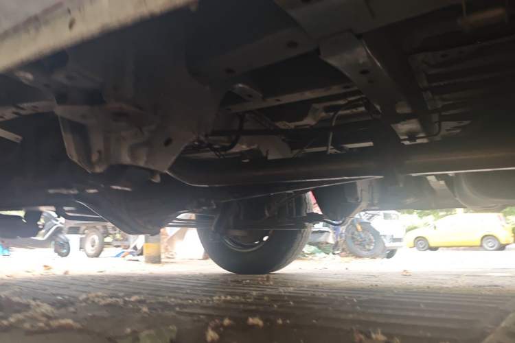 Used Jinbei Express 2020 2.0L China VI Standard Practical 6-Seater G6P-5 1TZS Chassis Rear Right
