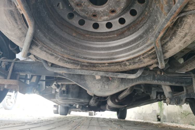 Used Jinbei Express 2020 2.0L Upgraded Version China V Emission Standard 6-Seater V19 Chassis Rear