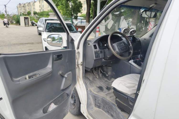 Used Jinbei Express 2020 2.0L China VI Standard Practical 6-Seater G6P-6 1TZS Driver Seat