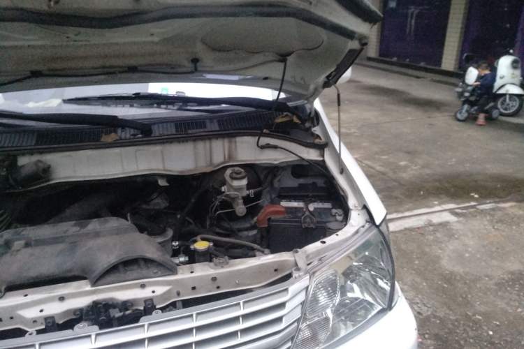 Used Jinbei Express 2020 2.0L Upgraded Version China VI Standard 6-Seater 1TZS Engine Bay Left