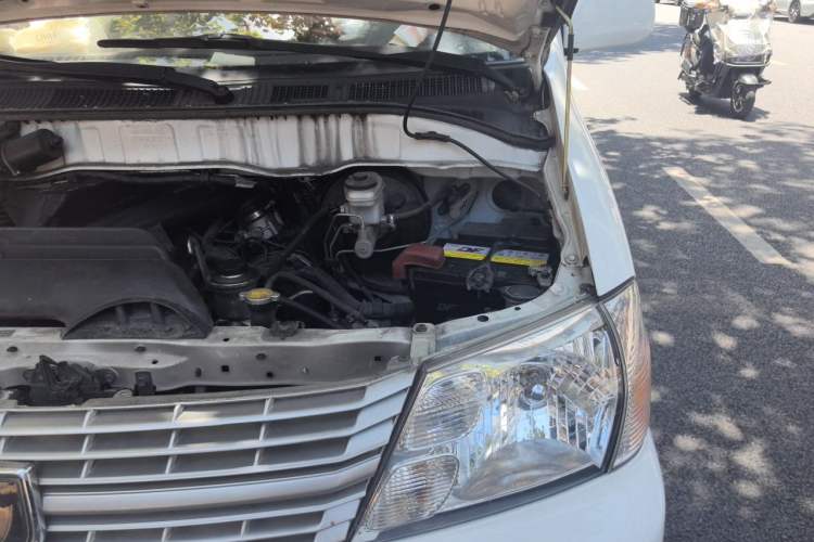 Used Jinbei Express 2020 2.0L Upgraded Version China VI Standard 6-Seater 1TZS Engine Bay Left