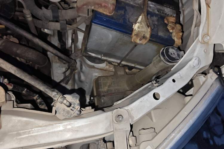 Used Jinbei Express  Engine Bay Left