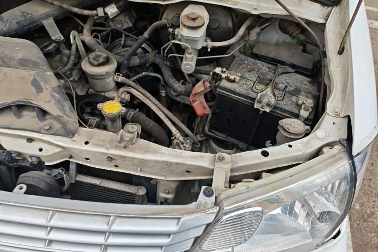 Used Jinbei Express 2020 2.0L Upgraded Version China VI Standard 6-Seater 1TZS Engine Bay Left