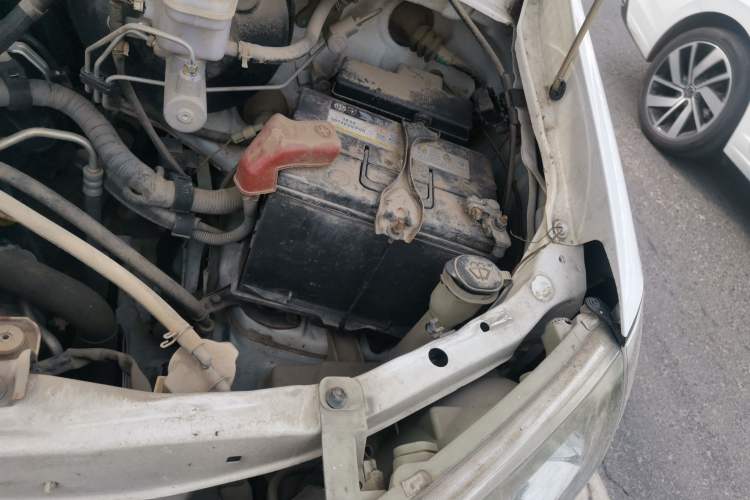 Used Jinbei Express 2020 2.0L China VI Standard Practical 6-Seater G6P-5 1TZS Engine Bay Left