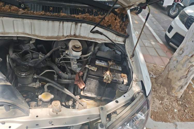 Used Jinbei Express 2020 2.0L China VI Standard Practical 6-Seater G6P-5 1TZS Engine Bay Left