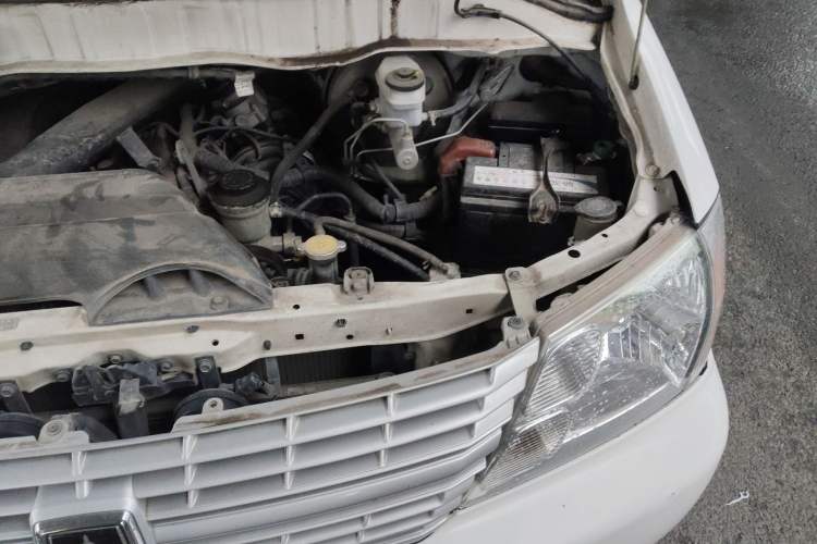 Used Jinbei Express 2020 2.0L Upgraded Version China VI Standard 6-Seater 1TZS Engine Bay Left
