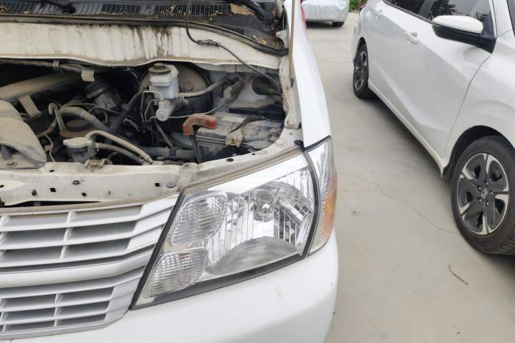 Used Jinbei Express 2020 2.0L Upgraded Version China VI Standard 6-Seater 1TZS Engine Bay Left