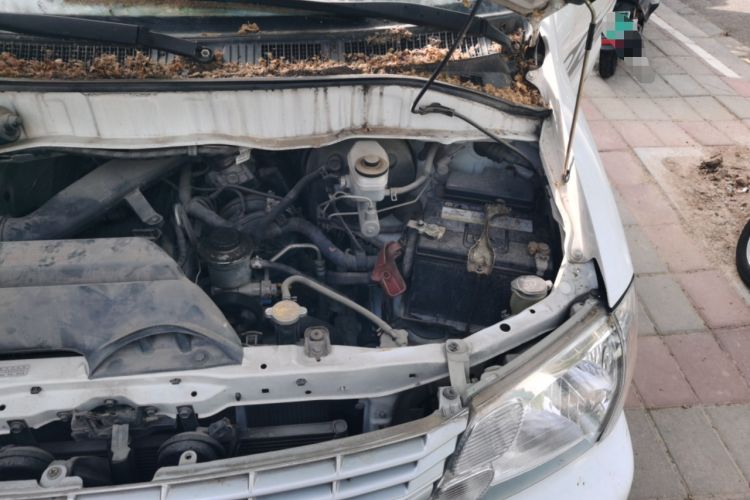 Used Jinbei Express 2020 2.0L Upgraded Version China V Emission Standard 6-Seater V19 Engine Bay Left