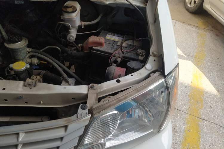 Used Jinbei Express 2020 2.0L Upgraded Version China VI Standard 6-Seater 1TZS Engine Bay Left