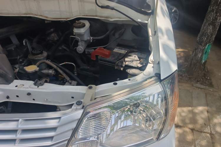 Used Jinbei Express 2020 2.0L Upgraded Version China VI Standard 6-Seater 1TZS Engine Bay Left