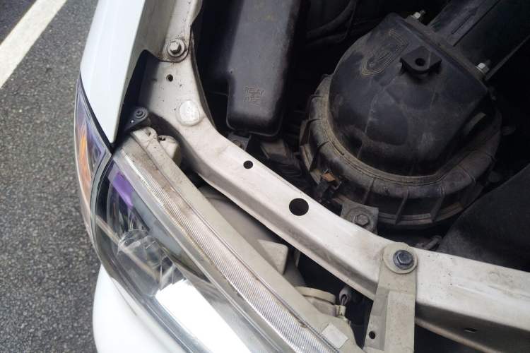 Used Jinbei Express 2020 2.0L Upgraded Version China V Emission Standard 6-Seater V19 Engine Bay Right