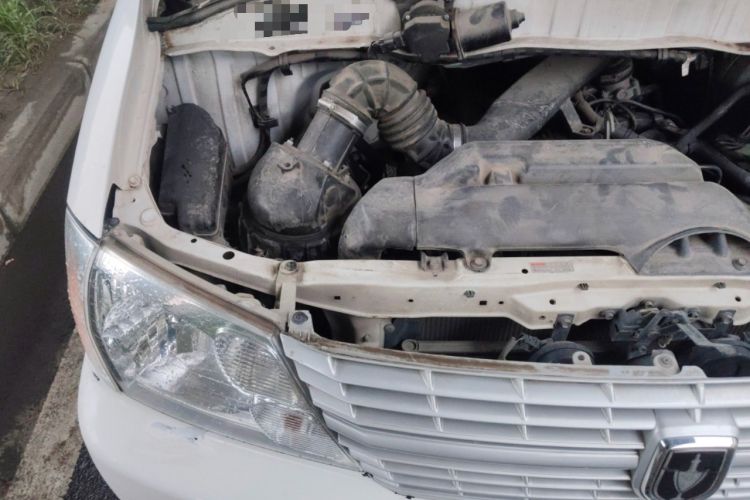 Used Jinbei Express 2020 2.0L Upgraded Version China VI Standard 6-Seater 1TZS Engine Bay Right