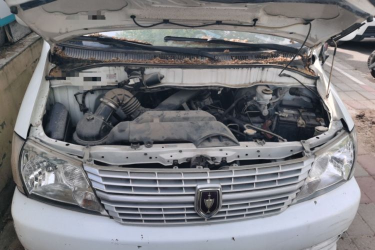 Used Jinbei Express 2020 2.0L Upgraded Version China V Emission Standard 6-Seater V19 Engine Bay