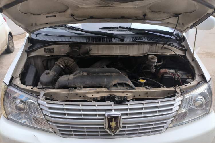 Used Jinbei Express 2020 2.0L Upgraded Version China VI Standard 6-Seater 1TZS Engine Bay