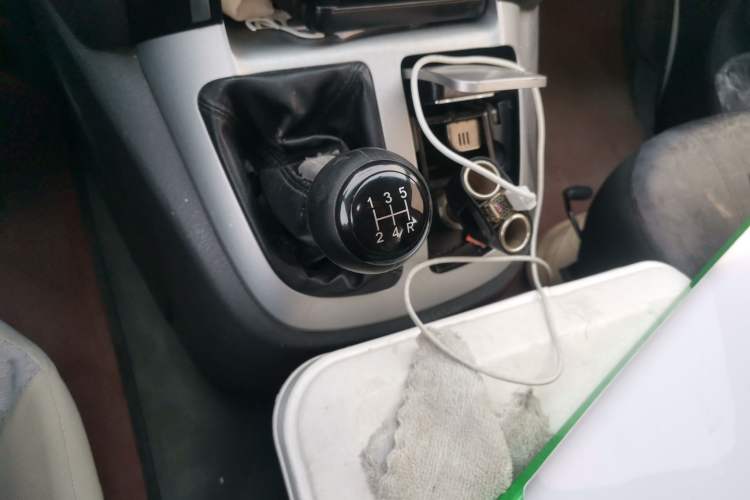 Used Jinbei Express 2020 2.0L China VI Standard Practical 6-Seater G6P-5 1TZS Gear Lever