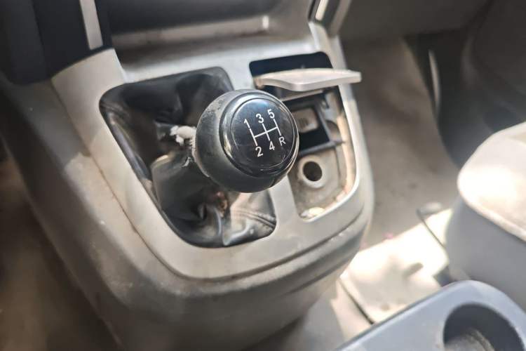 Used Jinbei Express 2020 2.0L China VI Standard Practical 6-Seater G6P-5 1TZS Gear Lever