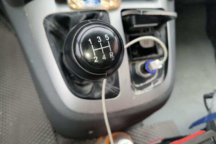 Used Jinbei Express 2020 2.0L Upgraded Version China VI Standard 6-Seater 1TZS Gear Lever