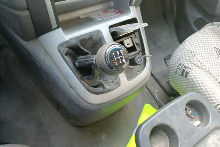Used Jinbei Express 2020 2.0L China VI Standard Practical 6-Seater G6P-5 1TZS Gear Lever
