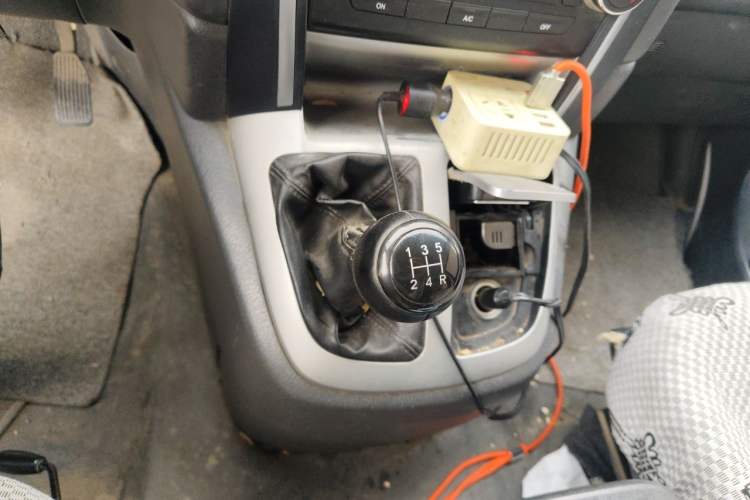 Used Jinbei Express 2020 2.0L Upgraded Version China VI Standard 6-Seater 1TZS Gear Lever