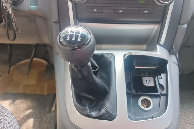 Used Jinbei Express 2020 2.0L Upgraded Version China VI Standard 6-Seater 1TZS Gear Lever