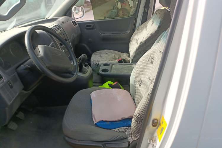 Used Jinbei Express 2020 2.0L China VI Standard Practical 6-Seater G6P-5 1TZS Left Front Seat