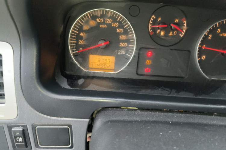 Used Jinbei Express 2020 2.0L Upgraded Version China VI Standard 6-Seater 1TZS Odometer Close Up