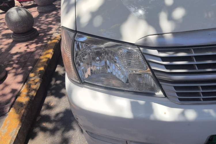 Used Jinbei Express 2020 2.0L Upgraded Version China VI Standard 6-Seater 1TZS Right Front Headlight