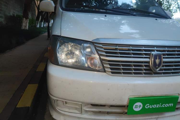 Used Jinbei Express 2020 2.0L Upgraded Version China VI Standard 6-Seater 1TZS Right Front Headlight