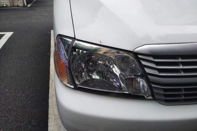 Used Jinbei Express 2020 2.0L Upgraded Version China V Emission Standard 6-Seater V19 Right Front Headlight