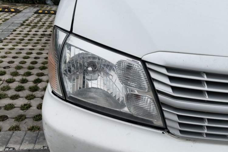 Used Jinbei Express 2020 2.0L Upgraded Version China VI Standard 6-Seater 1TZS Right Front Headlight
