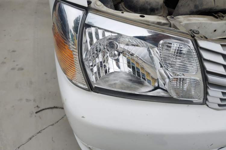 Used Jinbei Express 2020 2.0L Upgraded Version China VI Standard 6-Seater 1TZS Right Front Headlight