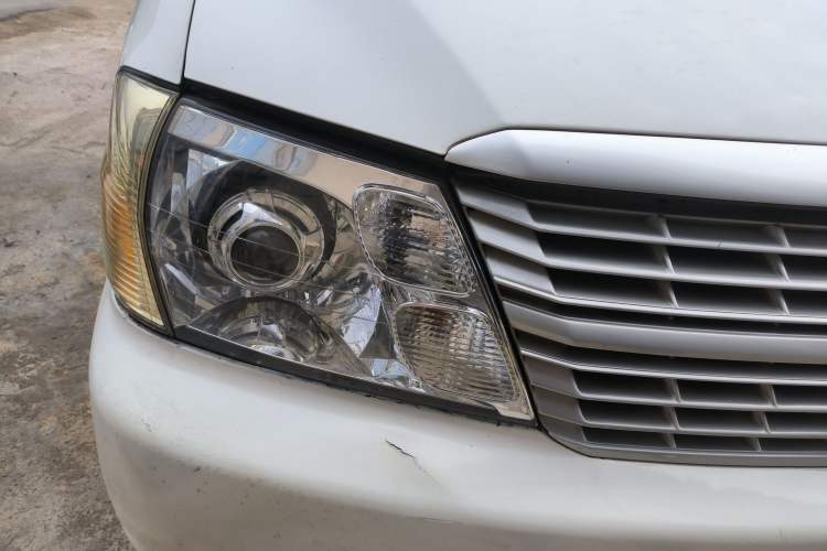 Used Jinbei Express 2020 2.0L Upgraded Version China VI Standard 6-Seater 1TZS Right Front Headlight