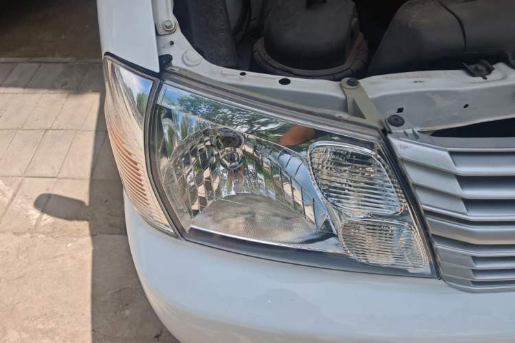Used Jinbei Express 2020 2.0L Upgraded Version China VI Standard 6-Seater 1TZS Right Front Headlight