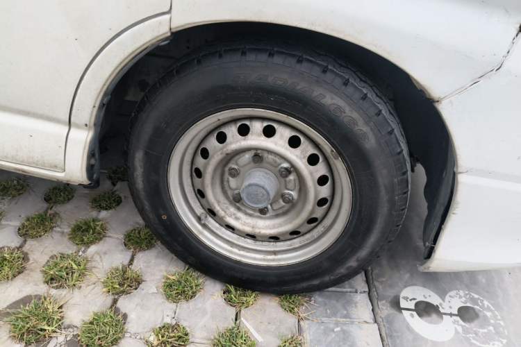 Used Jinbei Express 2020 2.0L Upgraded Version China VI Standard 6-Seater 1TZS Right Front Wheel Hub