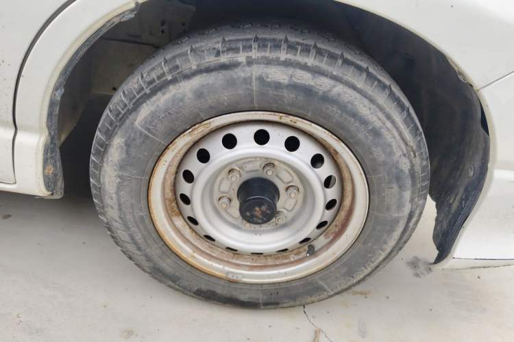 Used Jinbei Express 2020 2.0L Upgraded Version China VI Standard 6-Seater 1TZS Right Front Wheel Hub