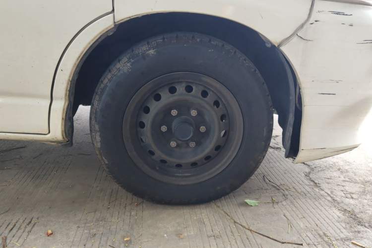 Used Jinbei Express 2020 2.0L China VI Standard Practical 6-Seater G6P-6 1TZS Right Front Wheel Hub