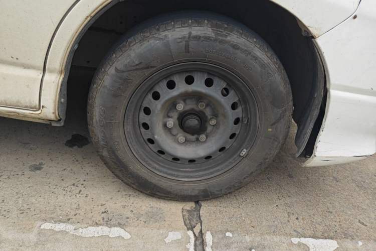 Used Jinbei Express 2020 2.0L China VI Standard Economy 6-Seater G6P-5 1TZS Right Front Wheel Hub