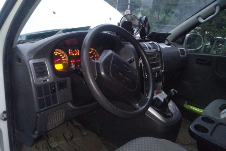 Used Jinbei Express 2020 2.0L Upgraded Version China VI Standard 6-Seater 1TZS Steering Wheel