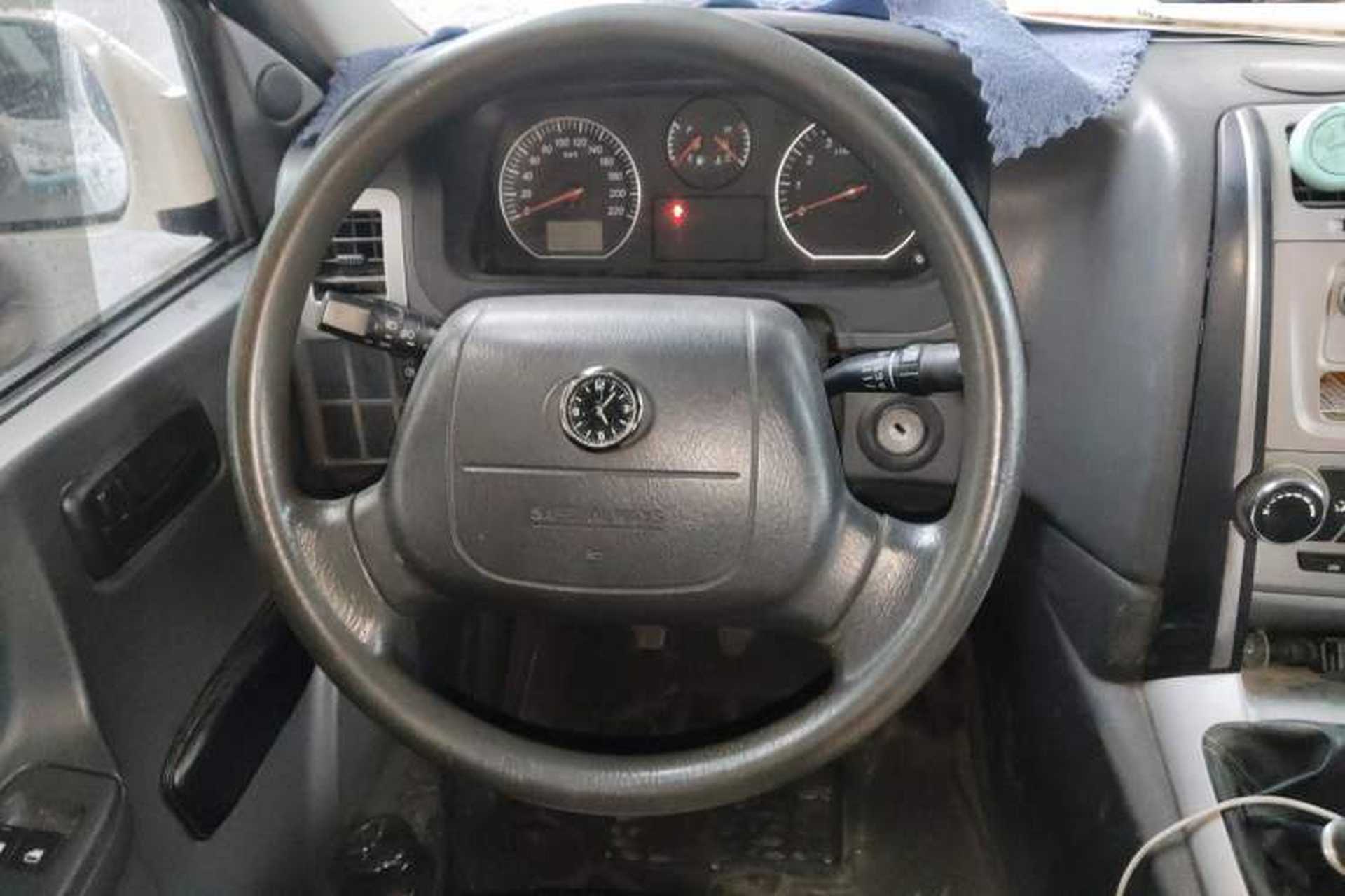 Used Jinbei Express 2020 2.0L Upgraded Version China VI Standard 6-Seater 1TZS Steering Wheel