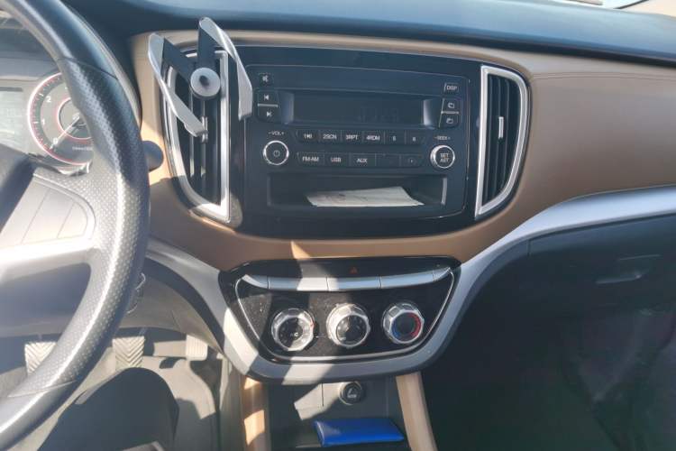 Used Jinbei F50 2017 1.6L Manual Economy Model Audio And AC Panel