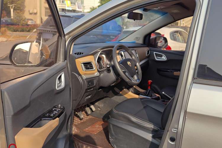 Used Jinbei F50 2017 1.6L Manual Comfort Model Interior 4
