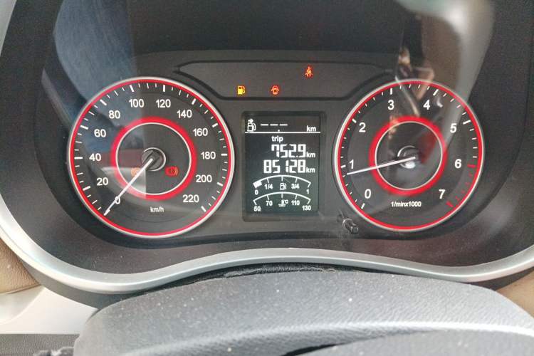 Used Jinbei F50 2017 1.6L Manual Comfort Model Odometer Close Up